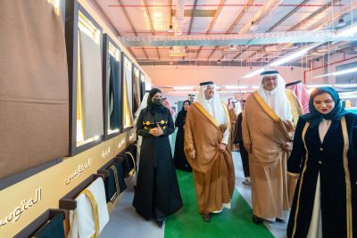 سمو محافظ الأحساء يدشّن مصنع الماهود للبشت الحساوي