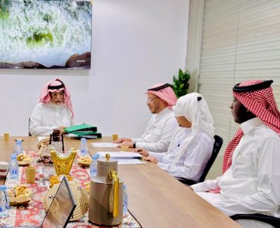 فريق من فرع وزارة البيئة بعسير يزور جمعية “باسقات”