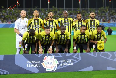 العميد يعزز صدارته برباعية في شباك فرسان مكة