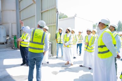 أمانة الشرقية تستعرض تجربة وحدات الخلط الصديقة للبيئة مع وفد وزارة البلديات والإسكان