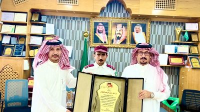 قصة كفاح “القحطاني”.. سراة عبيدة ودعته حارس أمن ونجران استقبلته معلماً