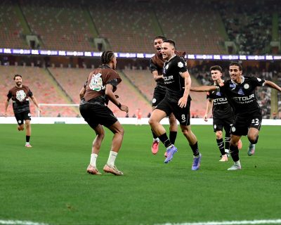 الشباب يظفر بالتعادل من أمام الأهلي،.