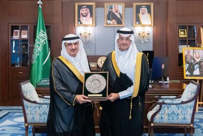 سمو محافظ الأحساء يُكرّم الدكتور سعد الملحم لجهوده الإنسانية ضمن مركز الملك سلمان للإغاثة