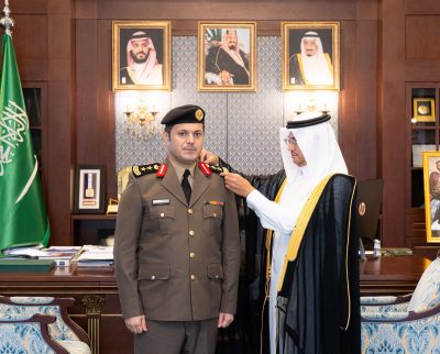 سمو محافظ الأحساء يُقلّد مساعد مدير مرور المحافظة رتبته الجديدة