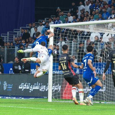 الاتفاق يهزم الخليج والأهلي يحول تأخره بهدفين لانتصار برباعية و الهلال يواصل تضييق الخناق على المتصدر