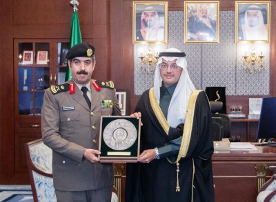 سمو محافظ الأحساء يكرّم مدير شرطة المحافظة بمناسبة نقله