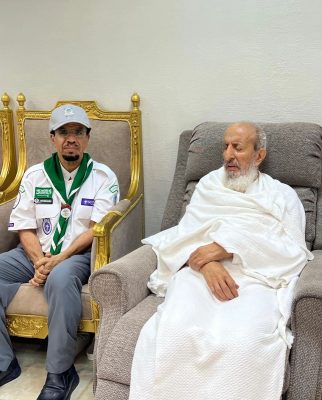 المفتي العام للمملكة يستقبل نائب رئيس جمعية الكشافة