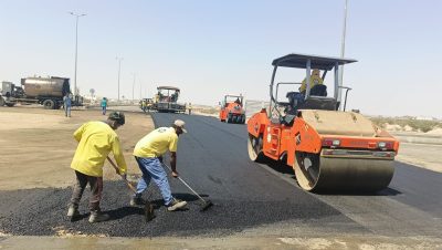 بلدية بيشة تبدأ تنفيذ مشاريع أنسنة الطرق الرئيسية وسفلتة أحياء شرق المدينة