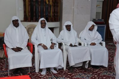 في العشر الأواخر.. جامع الأميرة الجوهرة بمكة يزفُّ أربعة من حفاظه في ليلة تيجان الوقار