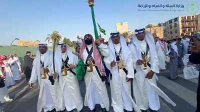 فرع وزارة البيئة بمنطقة مكة المكرمة احتفل بيوم التأسيس بمسيرة للإبل .