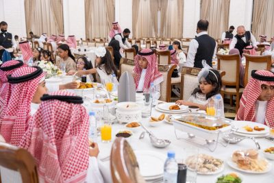 سمو محافظ الأحساء يشارك أبناءه الأيتام مأدبة الإفطار