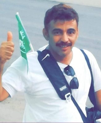 الرحالة محمد البارقي يقطع أكثر من ١٠٠ كم سيراً على الأقدام احتفالاً باليوم الوطني ٩٣
