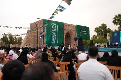 احتفالات اليوم الوطني في جدة التاريخية تنبض بنغمة من متحف طارق عبدالحكيم
