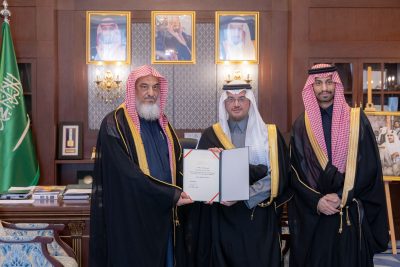 سمو محافظ الأحساء يكرّم “المغلوث ” بمناسبة حصوله على جائزة الملك فيصل العالمية لخدمة الإسلام 2025م