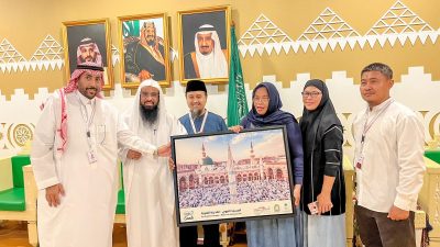 “جسور” يلامس القلوب في إندونيسيا بمليون زائر وإسلام زائرة تأثرت بسماحة الإسلام في أركانه