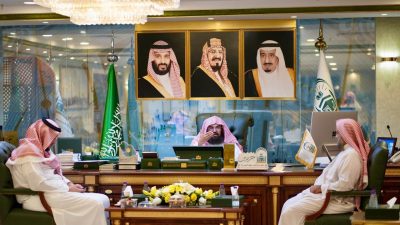 السديس: محورية خدمة الحاج وتعضيد المسارات الذكية وروبوتات الذكاء الاصطناعي بعدة لغات لإيصال رسالة الحج للعالم 