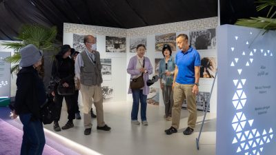 جناح “مكة عبر التاريخ” يأسر اهتمام الزوّار في معرض “جسور” بكوسوفو