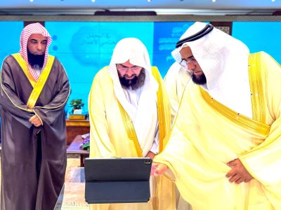 السديس يدشّن مبادرتي “زيارة مُثرية” و”توعية زائراتنا شرف لمنسوباتنا” بالمسجد النبوي
