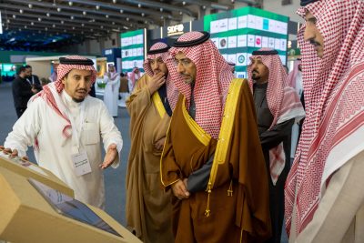وزير الصناعة والثروة المعدنية يزور جناح الشؤون الإسلامية في معرض صُنع في السعودية ويطّلع على خدماتها الرقمية