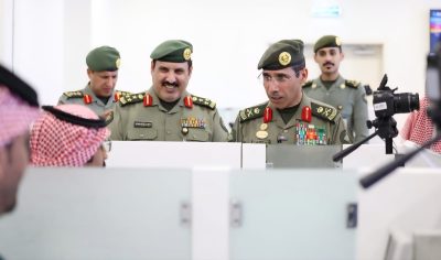 اللواء المربع يتفقد سير العمل بجوازات الطائف