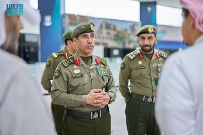 تفقد ميداني يعزز تجربة المعتمرين.. اللواء المربع يقف على جاهزية جوازات مطار المدينة