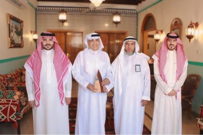 جمعية إنماء بالأحساء تكرم الدكتور عبدالله المغلوث ومنحه العضوية الذهبية لعام ٢٠٢٤م