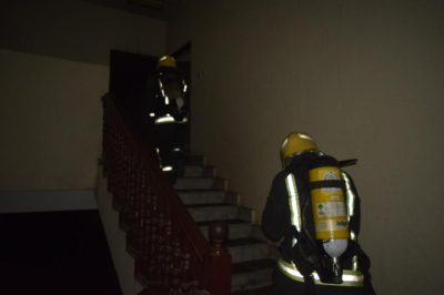 “إنقاذ” 4 أشخاص من حريق شقة بـ”الرياض”