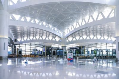 الجوازات” تدشن المرحلة الأولى من البوابات الإلكترونية بمطار الملك خالد الدولي بالرياض