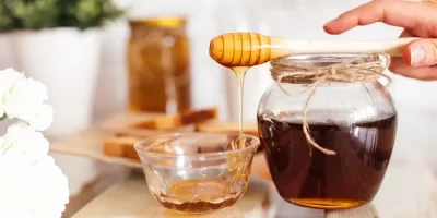العسل وكيفية معرفة افضل أنواع العسل المفيده لجسمك
