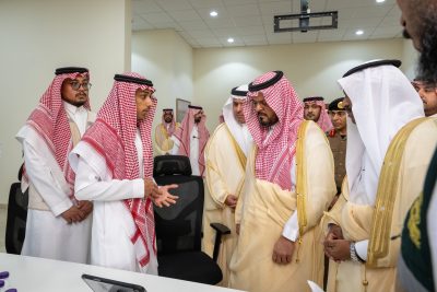 نائب أمير منطقة مكة يتفقد مركز استقبال وتوجيه الحجاج بالنوارية ويزور المسجد الحرام