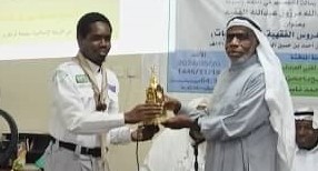 مكتبة العلمين تكرم القائد “الإدريسي” لتقلده شارة مساعد مفوض تدريب