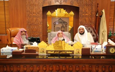 سماحة المفتي ونائبه يستقبلان آل جابر مدير فرع عسير عقب صدور قرار تكليفه 