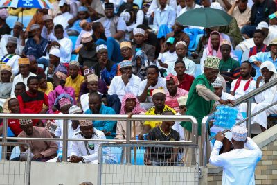 وزارة الشؤون الإسلامية وزعت 300 ألف عبوة ماء ومشروبات على جماهير حفل ختام مسابقة تنزانيا للقرآن الكريم على كافة الجماهير الذين تجاوز عددهم 60 ألف متفرج