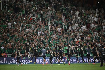 الأهلي يقسو على القادسية برباعية في دوري روشن