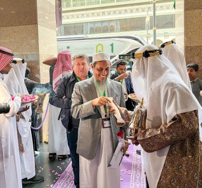 بدء وصول الدفعة الرابعة من “ضيوف برنامج خادم الحرمين للعمرة والزيارة” إلى المدينة المنورة الذي تنفذه وزارة الشؤون الإسلامية 