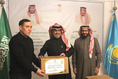 في صقيع كازاخستان القارس.. هدايا خادم الحرمين الشريفين دفءٌ يصل القلوب قبل الأبدان بشهر رمضان