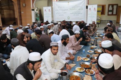 ” الشؤون الإسلامية” تنظم موائد لتفطير الصائمين في عدد من المدن والأقاليم بجمهورية باكستان 