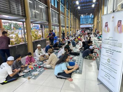 الشؤون الإسلامية تواصل تنفيذ برنامج خادم الحرمين الشريفين لتفطير الصائمين في مسجد نور الإسلام