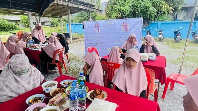 الشؤون الإسلامية تقيم برنامج خادم الحرمين الشريفين لتفطير الصائمين بجمعية الأيتام في ولاية ستول التايلندية