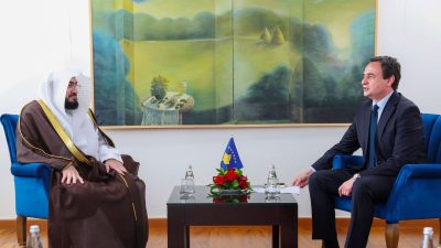 إمام الحرم يلتقي رئيس الوزراء في بريشتينا ويشيد بقيادة المملكة ومكانتها العالمية في خدمة الإسلام