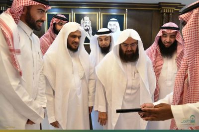 السديس :تطبيق  “المساعد الذكي” مشروع  إبداعي شرعي عالمي يجمع بين الأصالة والمعاصرة  بعدة لغات