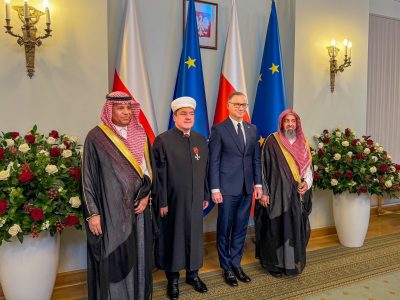 نيابةً عن الوزير وكيل الشؤون الإسلامية شارك كضيف شرف في احتفال مرور مئة عام على تأسيس الاتحاد الديني الإسلامي في بولندا