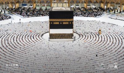الإحرام يُوحّد القلوب وصفوف المصلين تنبض بالطاعة