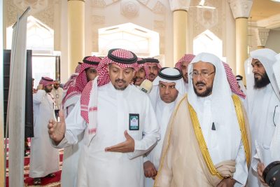 بتكلفة تجاوزت 35 مليون ريال أكد جاهزية مرافق الوزارة بالمشاعر المقدسة ودشن 8 مشاريع تطويرية في مساجد المشاعر المقدسة 