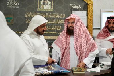 السديس : توزيع أكثر من مليون  نسخة من القرآن  مترجمة لإثراء تجربة ضيوف الرحمن