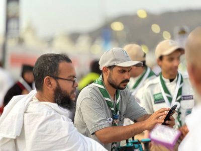 كشافة جمعية تنمية صبيا تُسهم في خدمة ضيوف الرحمن بمشعر منى