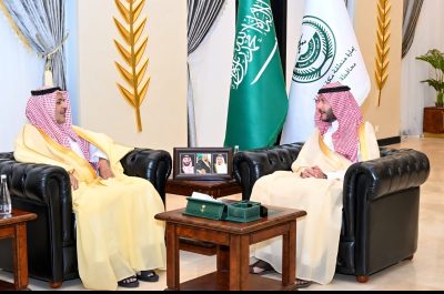 محافظ الطائف يلتقي مدير مركز خدمات أوقاف بالمحافظة