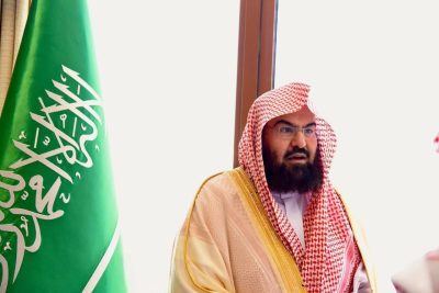 معالي الشيخ السديس يزور سماحة الشيخ العباد في منزله بالمدينة المنورة