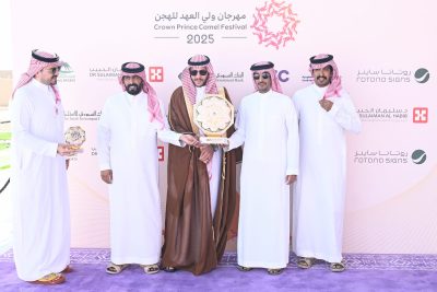 الأمير سعود بن نهار يتوّج الملاّك الفائزين بكؤوس فئة “اللقايا” ضمن مهرجان ولي العهد للهجن