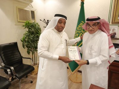 مدير فرع وزارة الإعلام بمكة يستقبل الزميل جميل هوساوي بمكتبه
